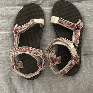 Teva sandal women’s size 8
